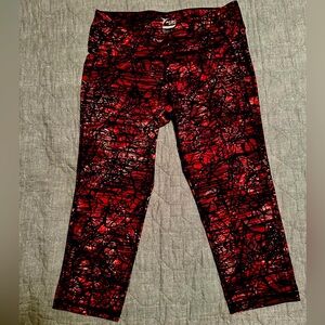 Old Navy capri exercise leggings mid-to-low rise - size L